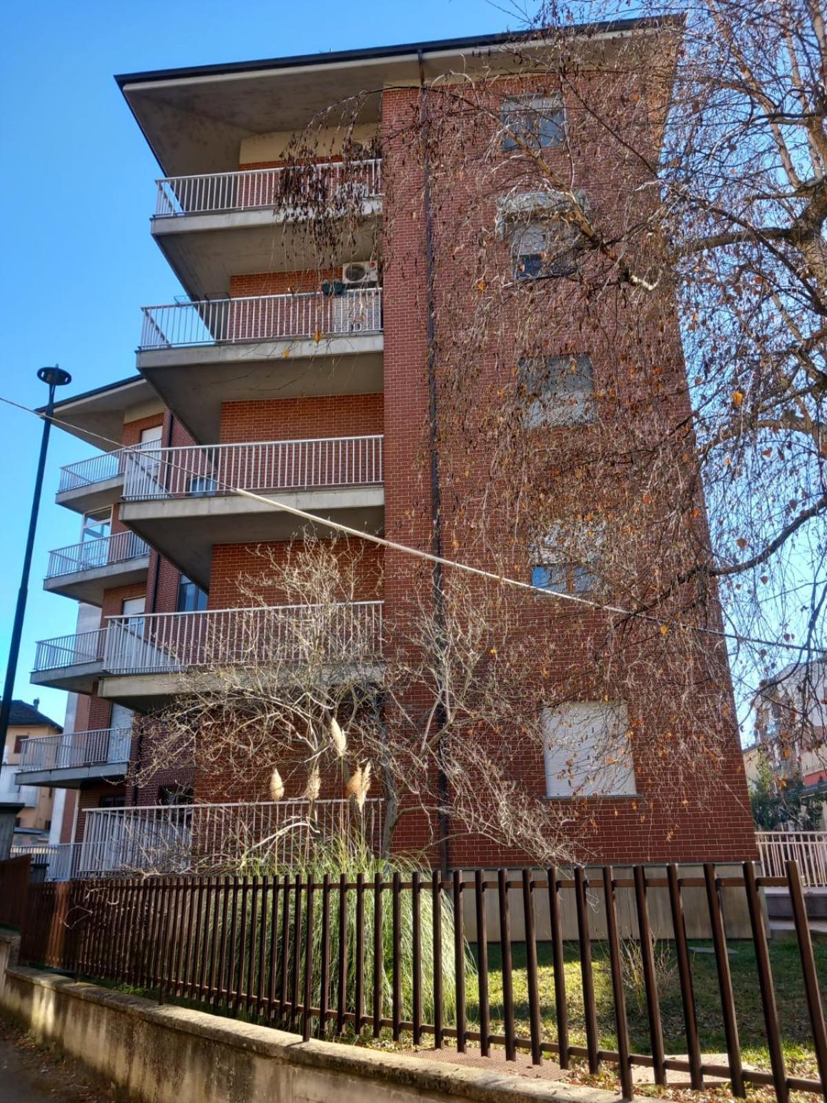 La Dolce Vita - Appartamento Con Parcheggio Privato Vicino Al Centro E All'Ospedale Asti Luaran gambar